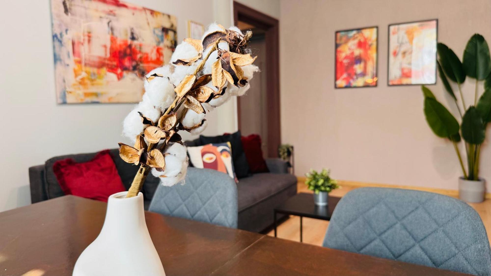 Ideal Home - Spacious & Modern Accommodation Near Unirii Square Bucharest Room photo