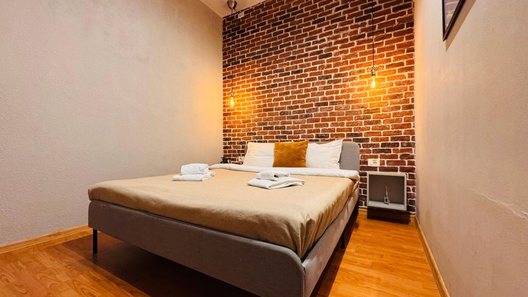 Ideal Home - Spacious & Modern Accommodation Near Unirii Square Bucharest Room photo