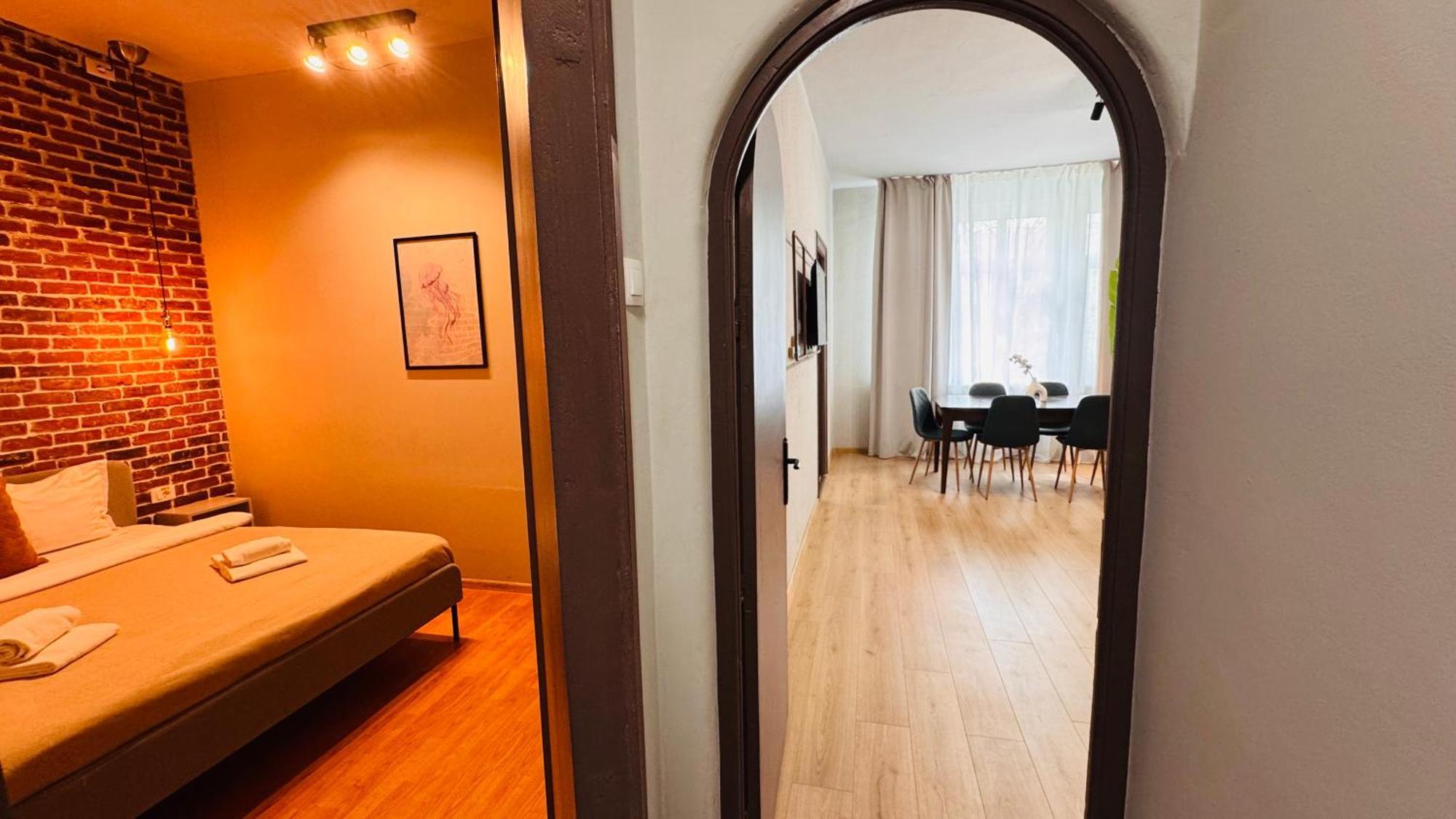 Ideal Home - Spacious & Modern Accommodation Near Unirii Square Bucharest Room photo